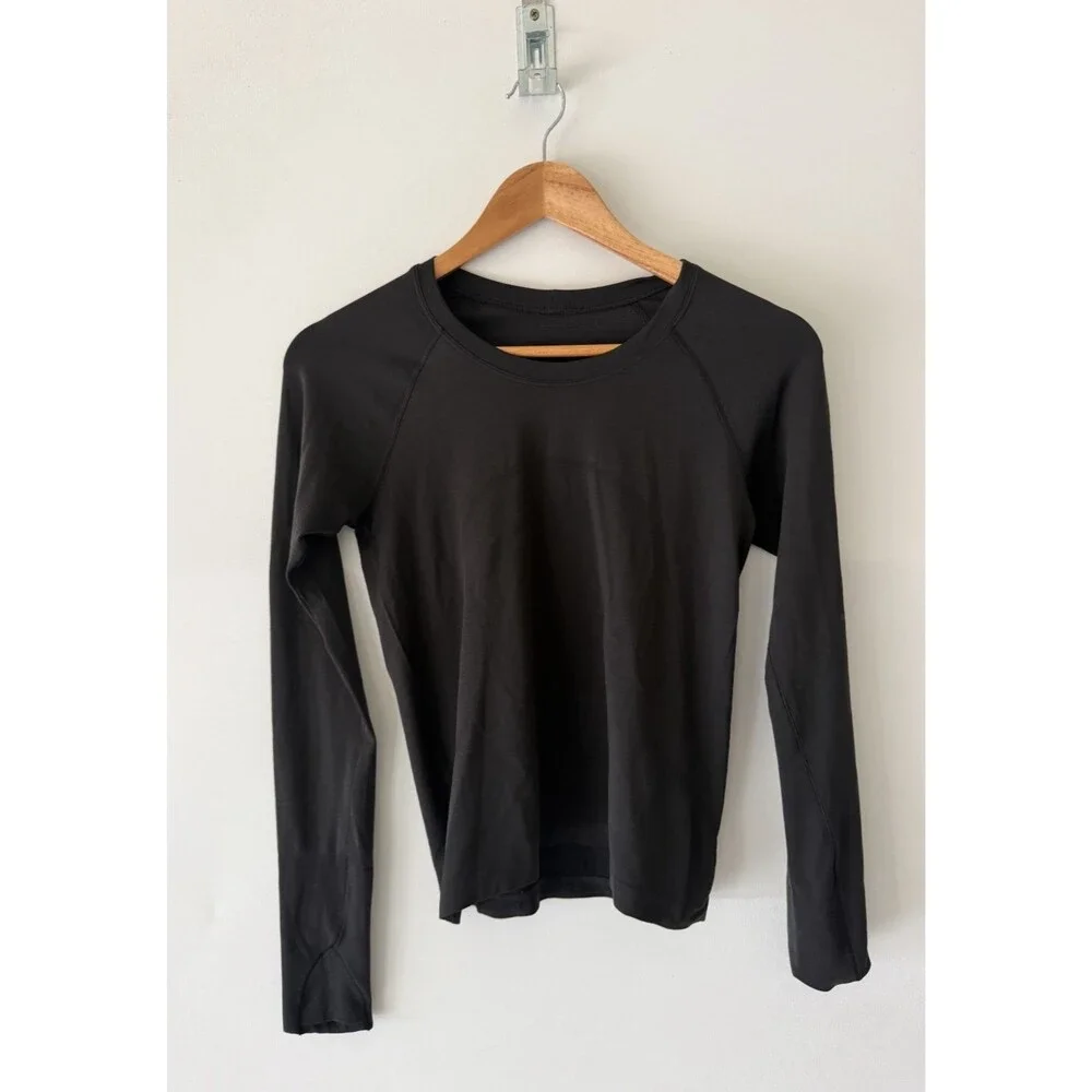 Lululemon Swiftly Tech 2.0 Shirt Size 6 Black Athletic Workout Gym Top